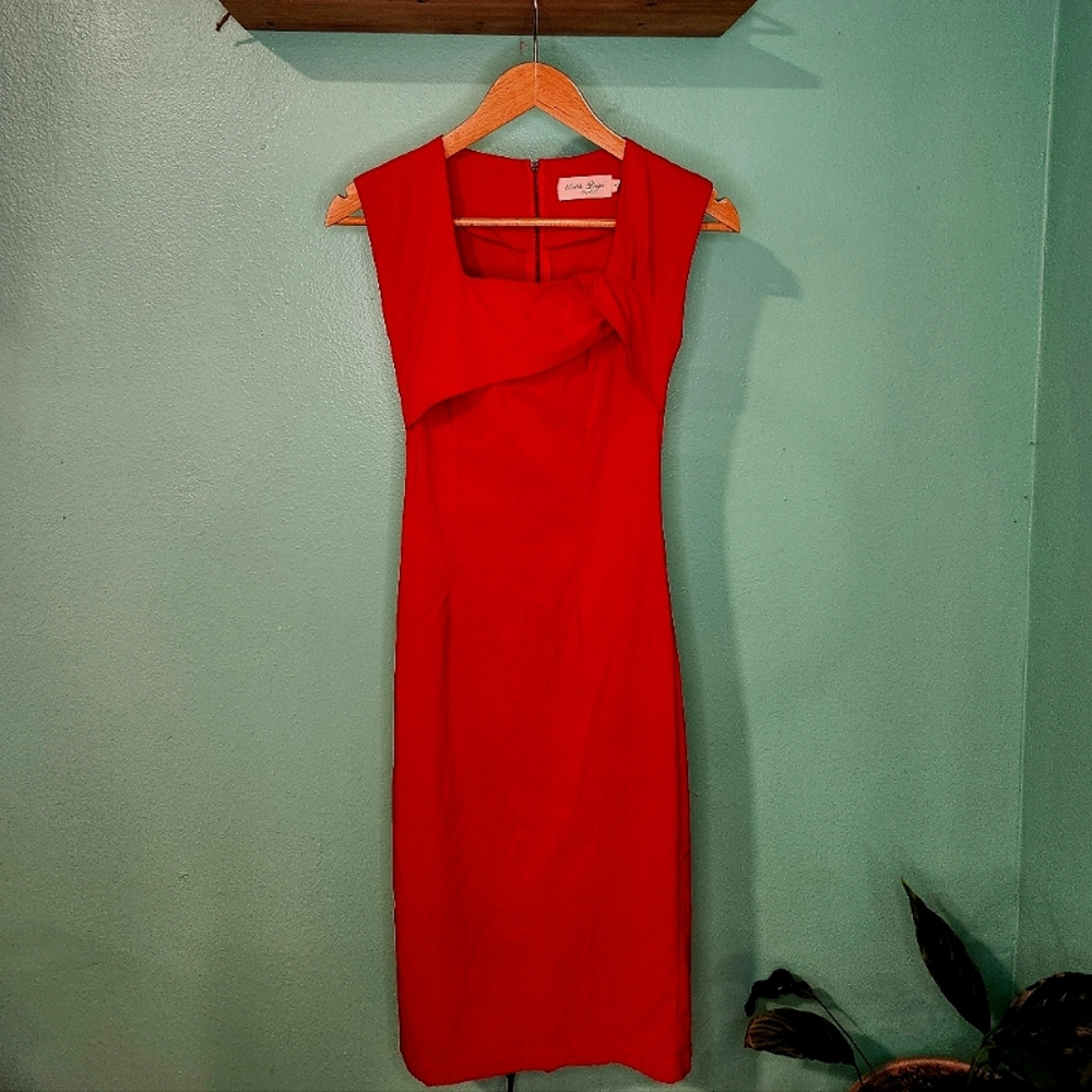 😍 Betty Page little red dress